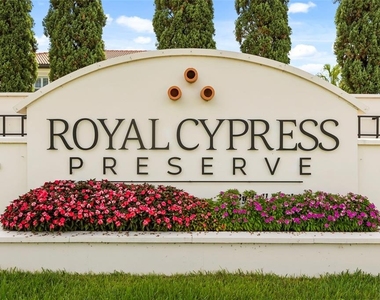 10511 Royal Cypress Way - Photo Thumbnail 54