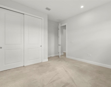 10511 Royal Cypress Way - Photo Thumbnail 24
