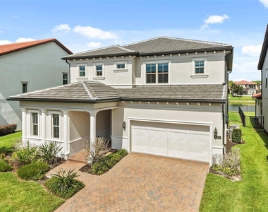 10511 Royal Cypress Way - Photo Thumbnail 2
