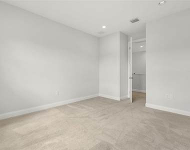 10511 Royal Cypress Way - Photo Thumbnail 21