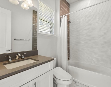 10511 Royal Cypress Way - Photo Thumbnail 42