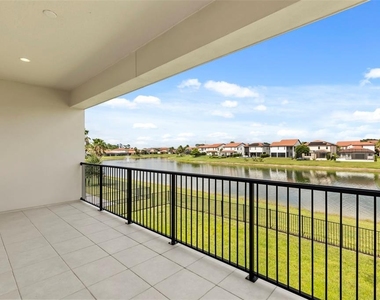 10511 Royal Cypress Way - Photo Thumbnail 39