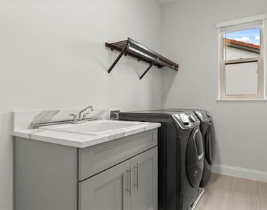 10511 Royal Cypress Way - Photo Thumbnail 28