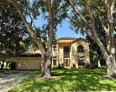 124 Estates Circle - Photo Thumbnail 1