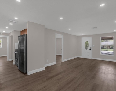 518 Lavon Drive - Photo Thumbnail 3
