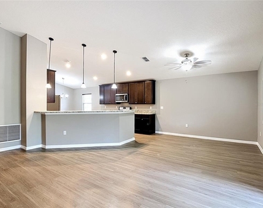 225 Bella Verano Way - Photo Thumbnail 17