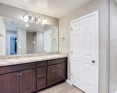 225 Bella Verano Way - Photo Thumbnail 32