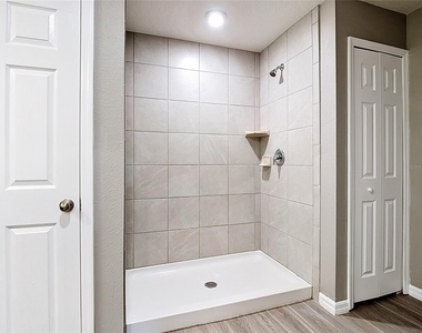 225 Bella Verano Way - Photo Thumbnail 33