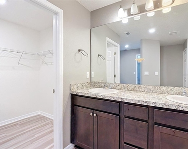 225 Bella Verano Way - Photo Thumbnail 34