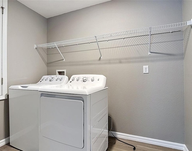 225 Bella Verano Way - Photo Thumbnail 36
