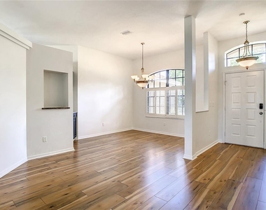 2811 Branch Creek Avenue - Photo Thumbnail 4