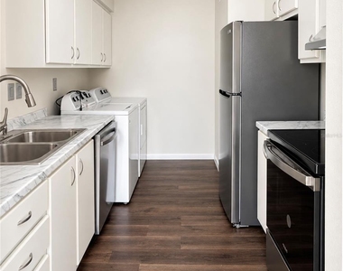 528 Orange Drive - Photo Thumbnail 14
