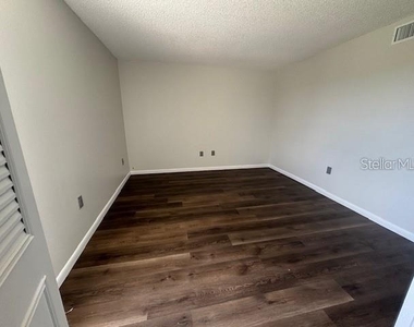 528 Orange Drive - Photo Thumbnail 12