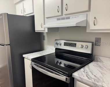 528 Orange Drive - Photo Thumbnail 7