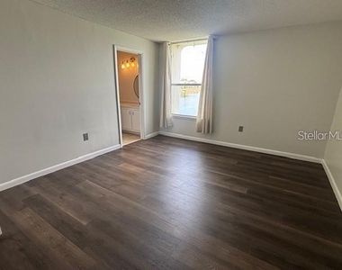 528 Orange Drive - Photo Thumbnail 9