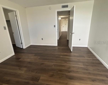 528 Orange Drive - Photo Thumbnail 8