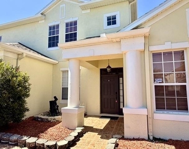 2300 The Oaks Boulevard - Photo Thumbnail 3