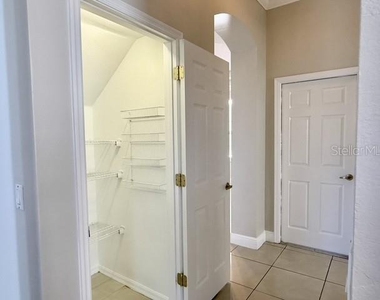 2300 The Oaks Boulevard - Photo Thumbnail 16