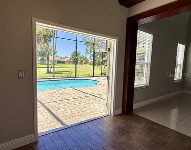 2300 The Oaks Boulevard - Photo Thumbnail 15