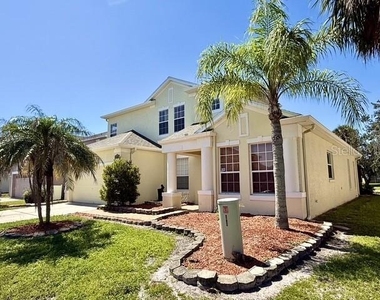 2300 The Oaks Boulevard - Photo Thumbnail 2