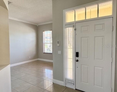 2300 The Oaks Boulevard - Photo Thumbnail 6