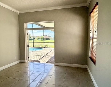 2300 The Oaks Boulevard - Photo Thumbnail 22