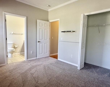 2300 The Oaks Boulevard - Photo Thumbnail 36
