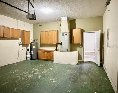 2300 The Oaks Boulevard - Photo Thumbnail 46