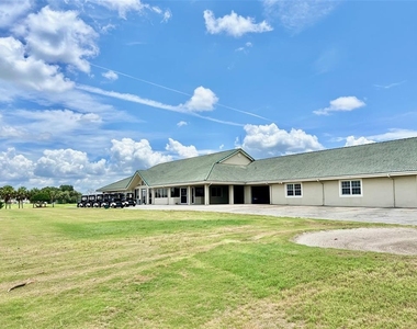 2300 The Oaks Boulevard - Photo Thumbnail 59