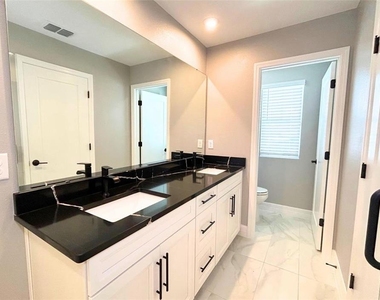 12439 Shipwatch Street - Photo Thumbnail 10