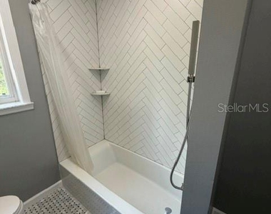 1009 E Marks Street - Photo Thumbnail 14