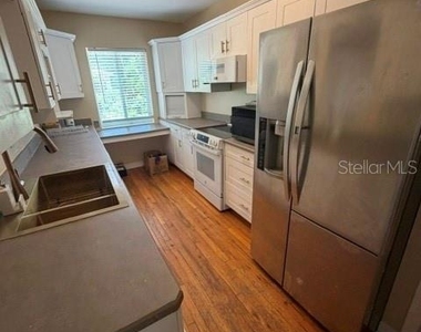 1009 E Marks Street - Photo Thumbnail 8