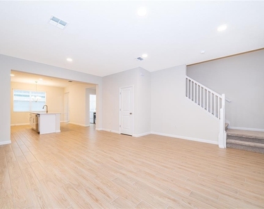 474 Lady Palm Street - Photo Thumbnail 5