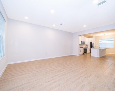 474 Lady Palm Street - Photo Thumbnail 3