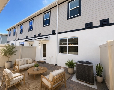 474 Lady Palm Street - Photo Thumbnail 14