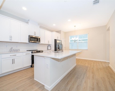 474 Lady Palm Street - Photo Thumbnail 8