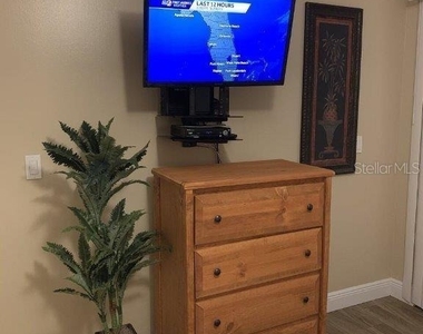2612 Grassy Point Drive - Photo Thumbnail 10