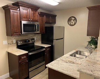 2612 Grassy Point Drive - Photo Thumbnail 3