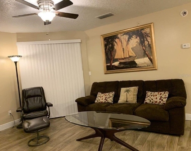 2612 Grassy Point Drive - Photo Thumbnail 7
