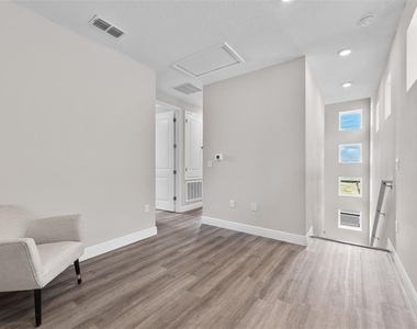 10129 Pearson Avenue - Photo Thumbnail 15