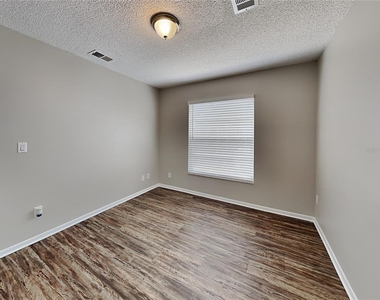 1408 Sugarberry Lane - Photo Thumbnail 11