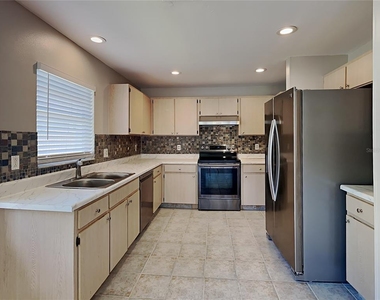 1408 Sugarberry Lane - Photo Thumbnail 3
