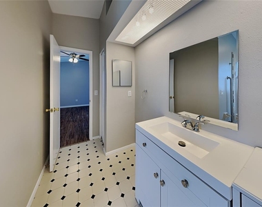 1408 Sugarberry Lane - Photo Thumbnail 8