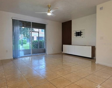 1561 Chelsea Drive - Photo Thumbnail 2