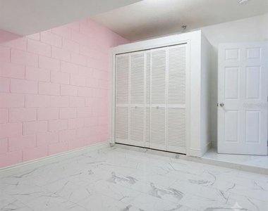 1561 Chelsea Drive - Photo Thumbnail 12