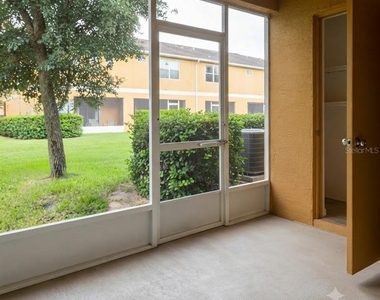 1561 Chelsea Drive - Photo Thumbnail 4