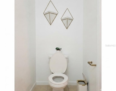 1561 Chelsea Drive - Photo Thumbnail 11