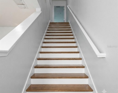 1561 Chelsea Drive - Photo Thumbnail 14