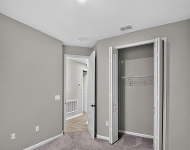 992 Griffon Avenue - Photo Thumbnail 15