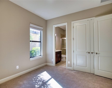 5628 Semolino Street - Photo Thumbnail 32